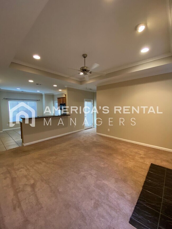Foto del edificio - Spacious Single-Story Living in Pelham's H...