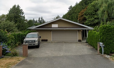 Building Photo - 2081 Orchard Dr