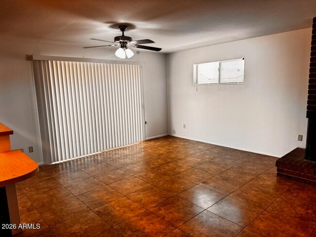 Building Photo - 133 E Del Rio Dr