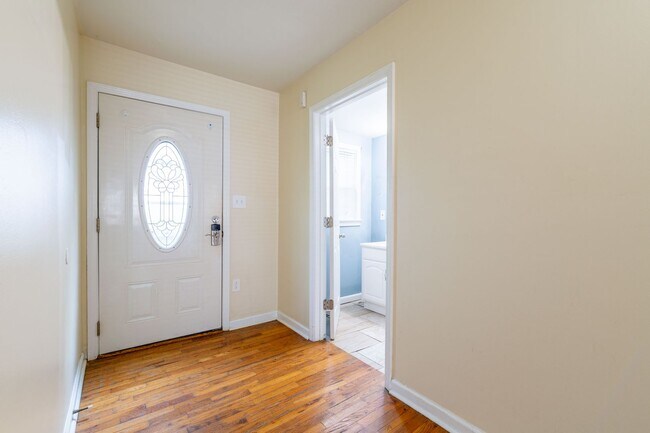 Foto del edificio - 4-Bedroom Rental in Prime Hapeville Location