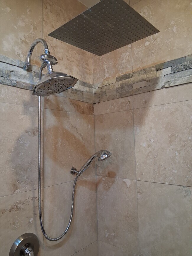 Foto del edificio - 2102 Grand Ave