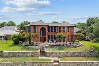 Building Photo - 618 Knollwood Dr