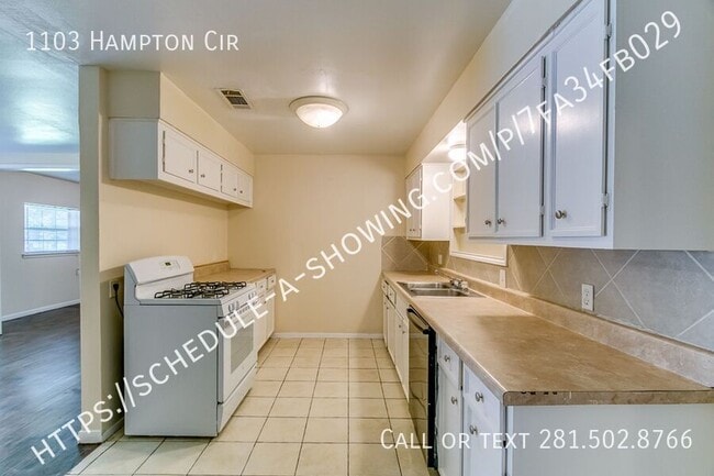 Building Photo - 1103 Hampton Cir