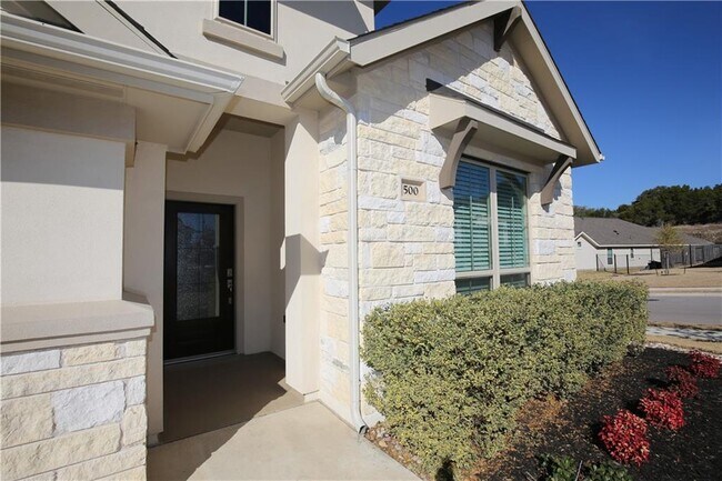 Building Photo - 500 Saturnia Cv