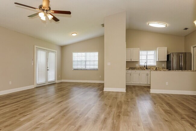 Foto del edificio - 634 Monroe Harbor Pl
