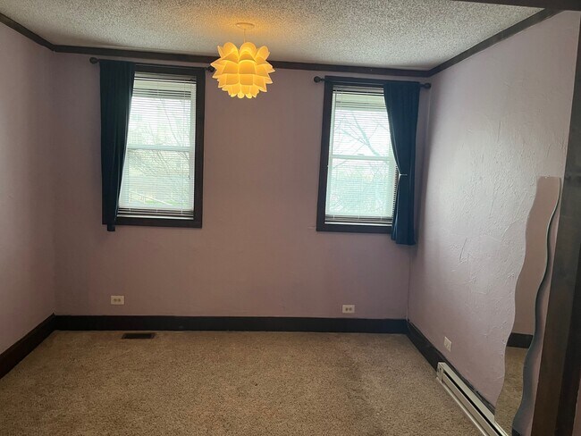 Foto del edificio - 6042 N Avondale Ave