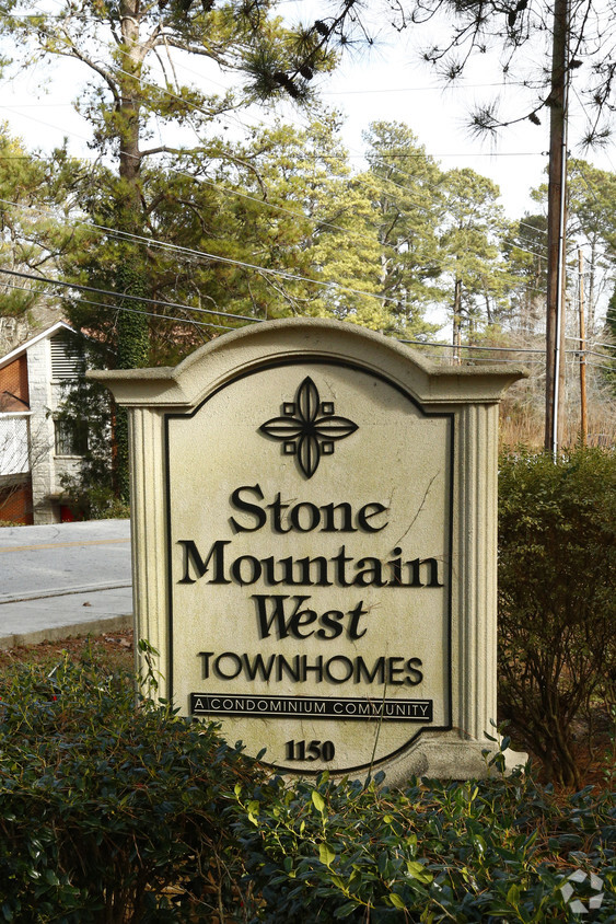 Building Photo - Stone Mountain Townhomes