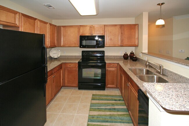 Foto del edificio - Beautiful 2 Bedroom, 2 Bathroom, wood floors!