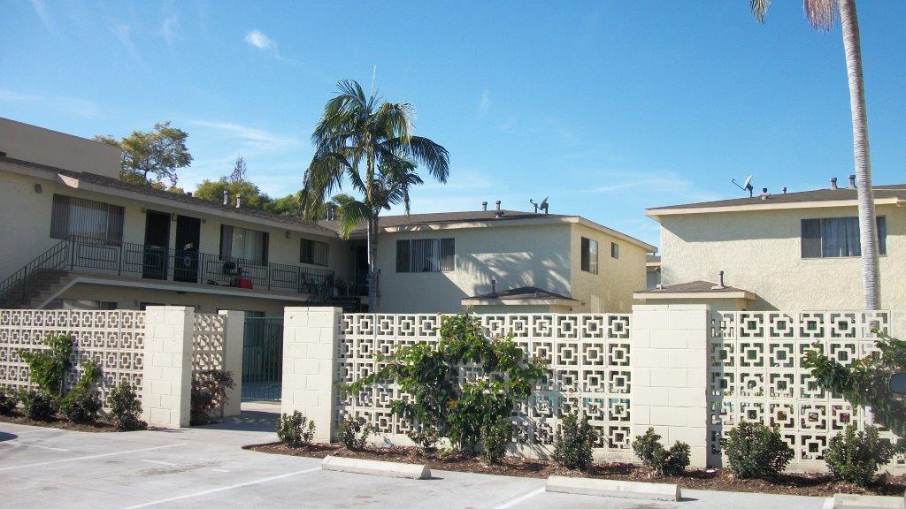 Primary Photo - 14737 Bellflower Blvd