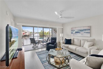 Building Photo - 10686 Gulf Shore Dr