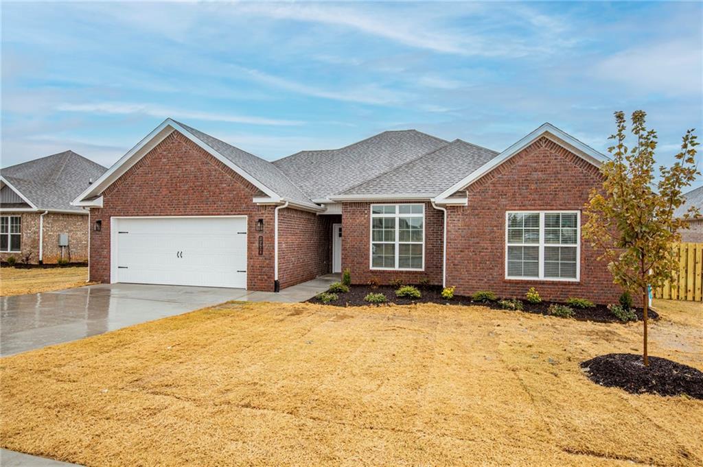 Foto principal - 1900 Seay Cir