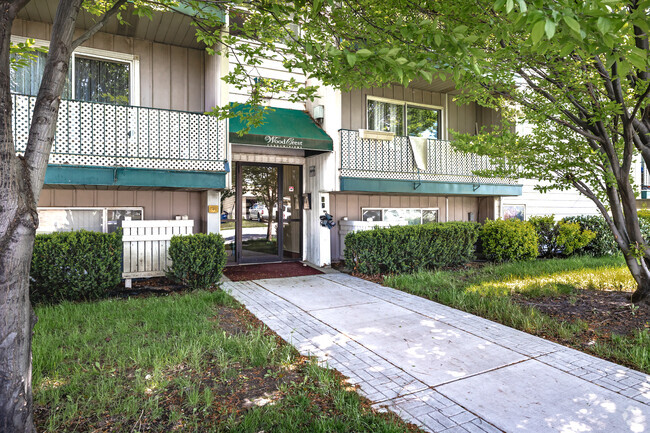 Building Entrance - Wood Crest Condominiums