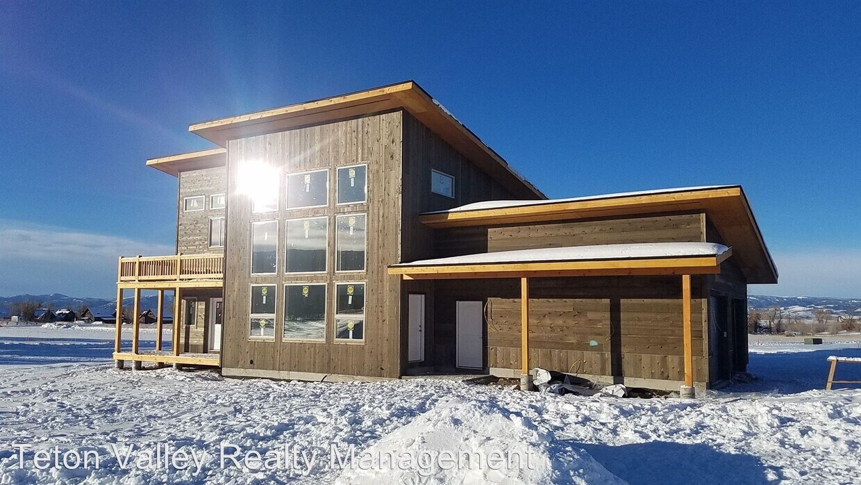 Primary Photo - 3 br, 2 bath House - 691 Rainbow Loop