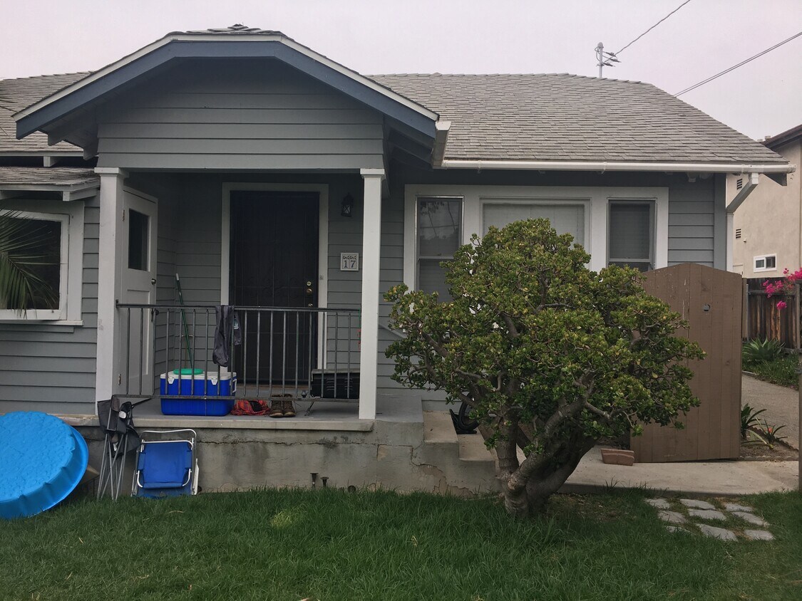 Primary Photo - 17 Ocean View Ave