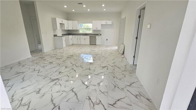 Building Photo - Brand new 3 Bedroom, 2 Bath-Greenbriar-Leh...