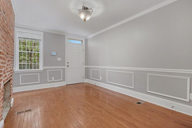 Foto del edificio - 104 S Carrollton Ave