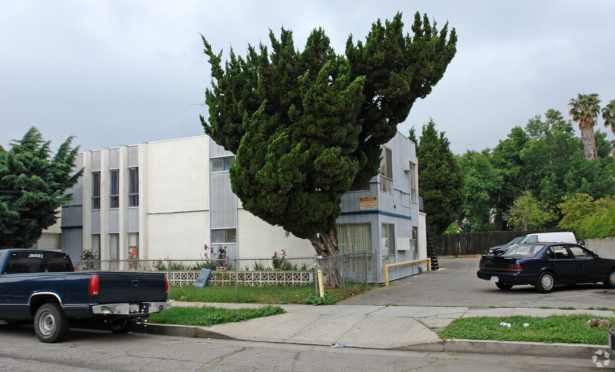 Primary Photo - 7543 Canby Ave