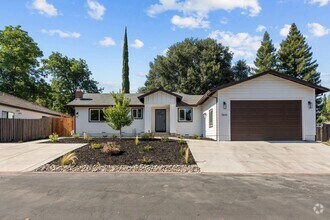 Building Photo - 7835 Hutton Crk Ln