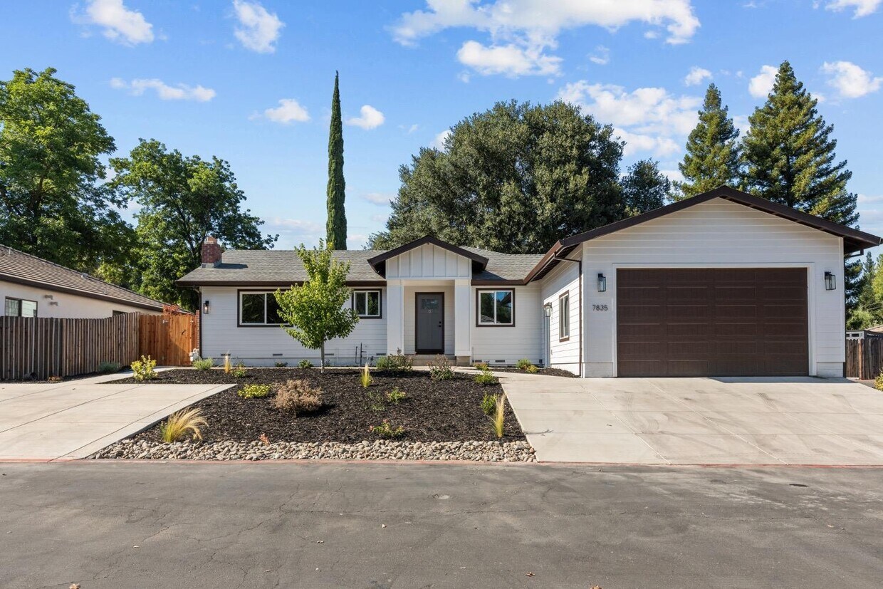 Primary Photo - "Charming 2-Bedroom 1-Bath in Fair Oaks!"