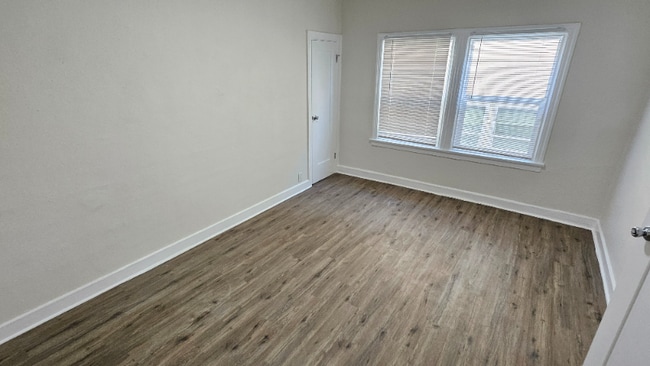 Foto del edificio - 427-431 Normandie Ave