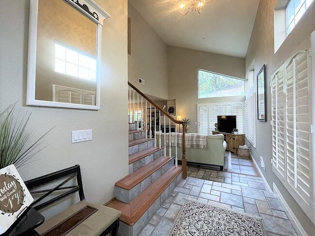 Building Photo - Beautiful Single Family home with Large Backyard