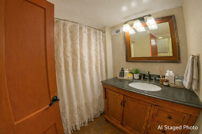 Foto del edificio - 1601 Leavenworth St