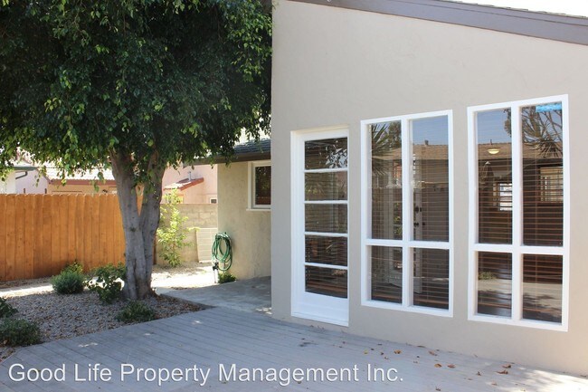Building Photo - 1 br, 1 bath Apartment - 3510-12 Nile St