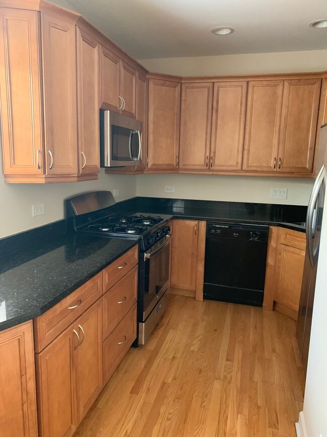 Foto del edificio - 7404 N Damen Ave