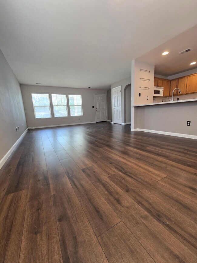 Foto del edificio - 1404 Pin Oak Dr