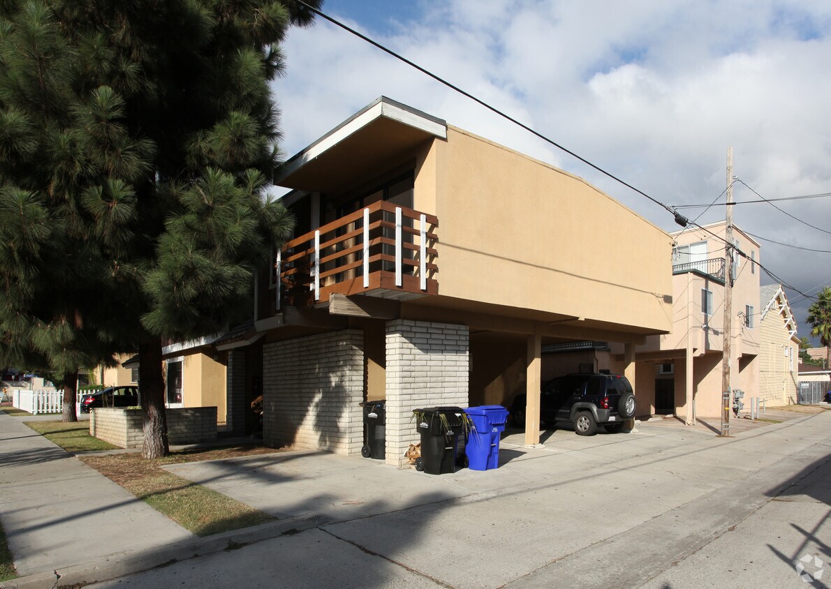 Foto del edificio - 1703-1705 Hornblend St