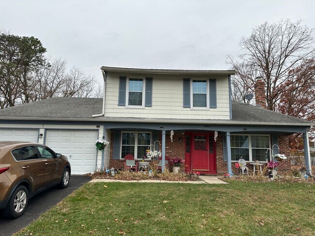 Photo - 5 Bed 2.5 Bath Spacious Home