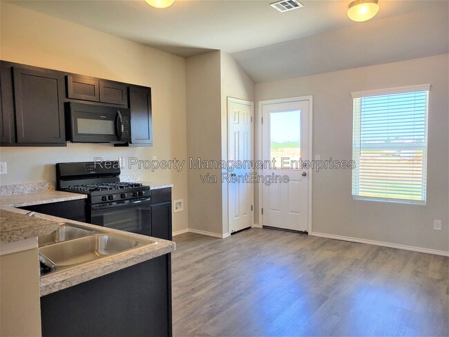 Building Photo - 21215 Winding Brook