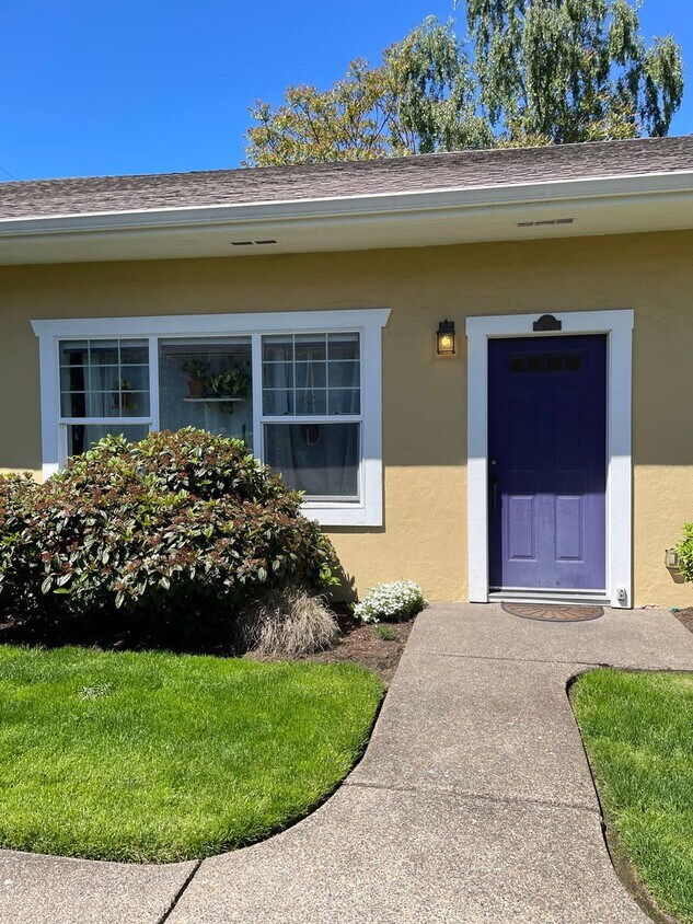 Primary Photo - Private 1 bed, 1 bath condo!