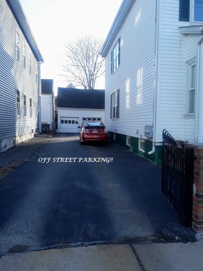 Building Photo - 38 Concord Ave