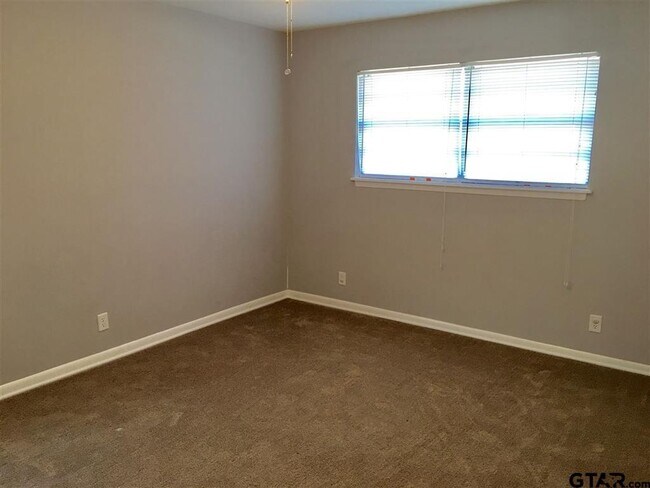 Foto del edificio - 1101 Balmoral Dr