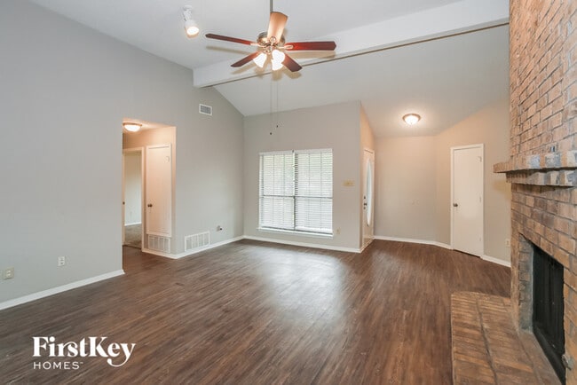 Building Photo - 2106 Stein Way