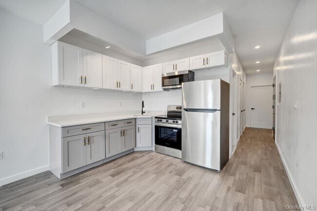 Building Photo - 1707 Pitkin Ave