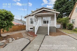 Building Photo - 808 NE 70th St