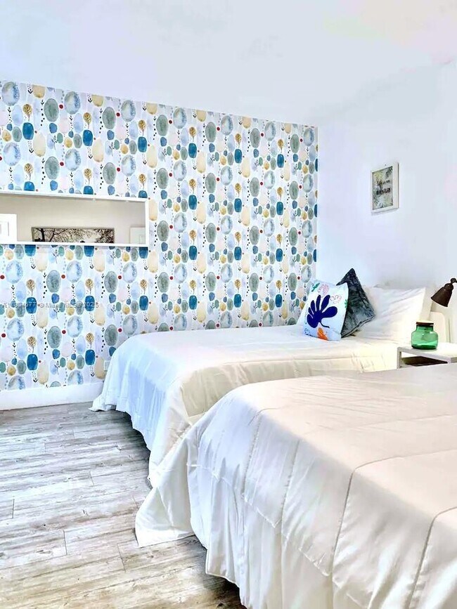 Foto del edificio - 471 NE 37th St