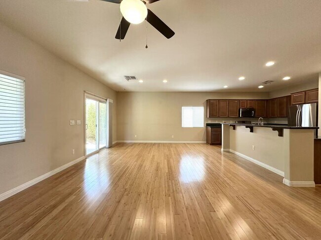 Foto del edificio - BEAUTIFUL ONE-STORY HOME