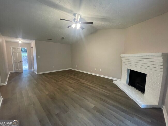 Foto del edificio - 120 Windy Hill Pl