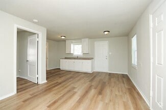 Building Photo - 404 N 7th St