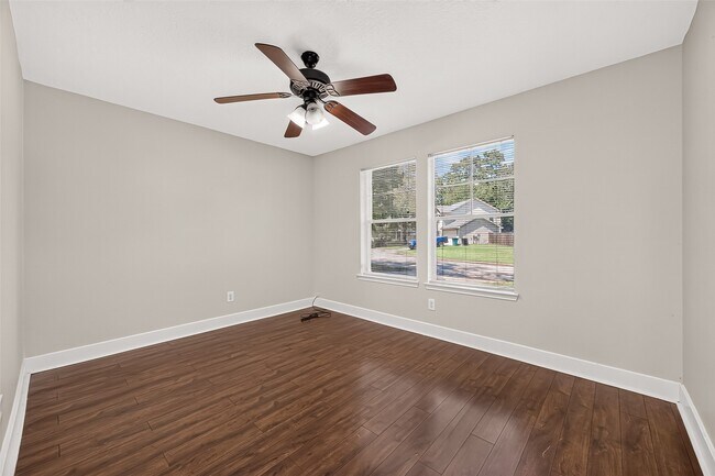 Foto del edificio - 18174 Woodsdale Ct