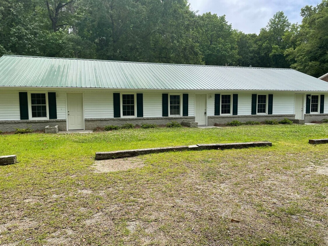 Primary Photo - 308 Briarwood Ln