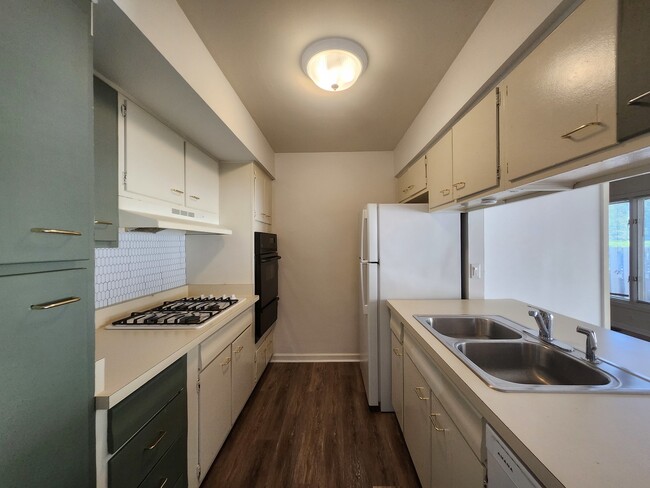 Foto del edificio - 710 Concord Ln