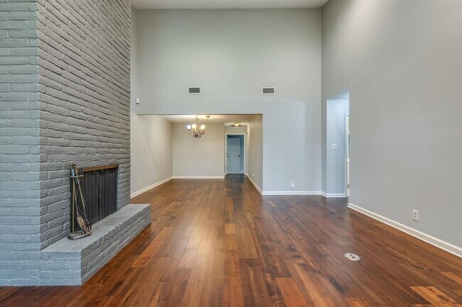 Building Photo - 8117 West Ct