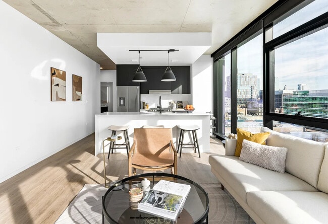 Building Photo - 225 N Elizabeth St