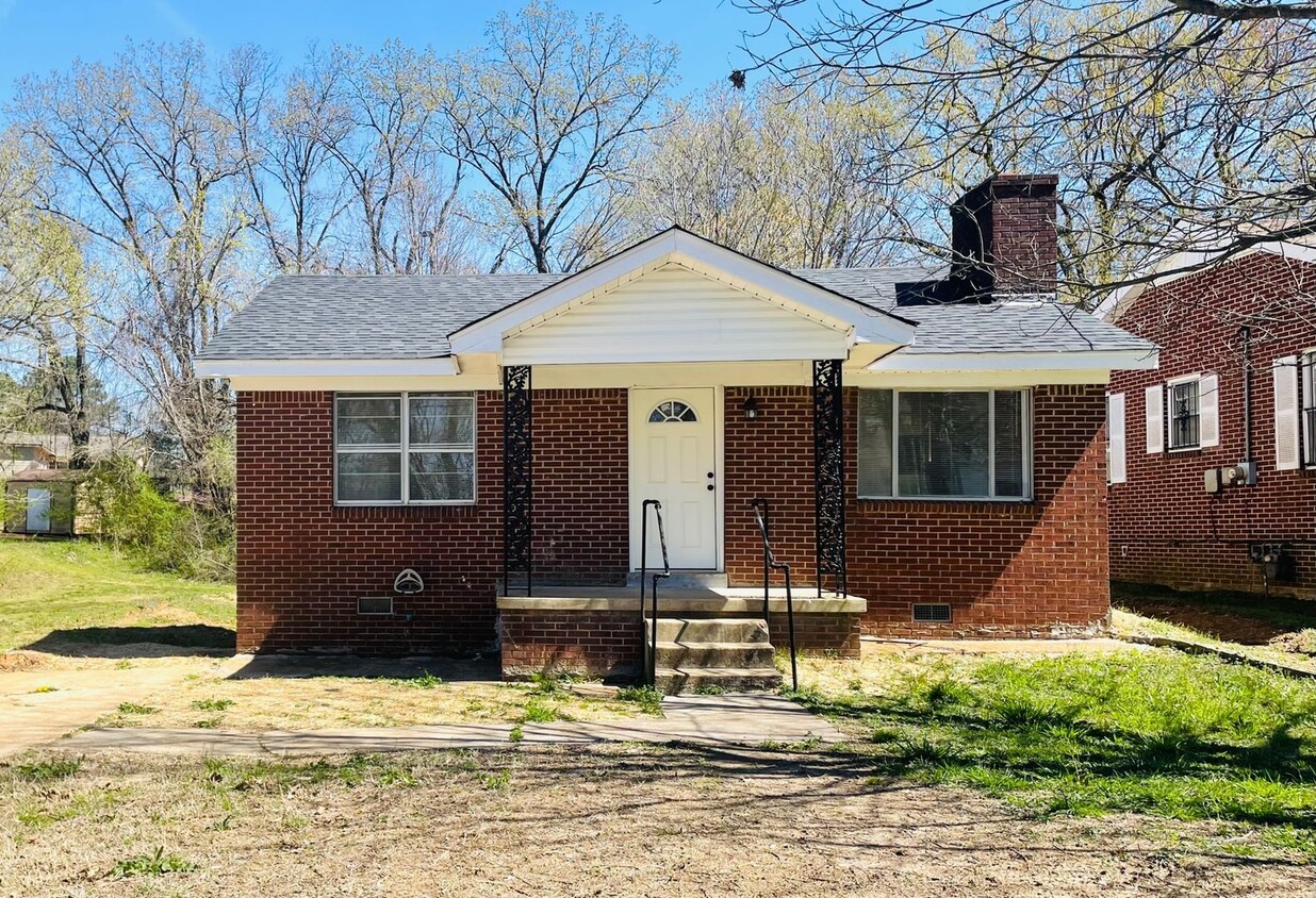 Primary Photo - 66 Labelle St