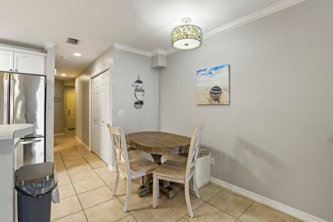 Building Photo - 1986 Scenic Gulf Dr