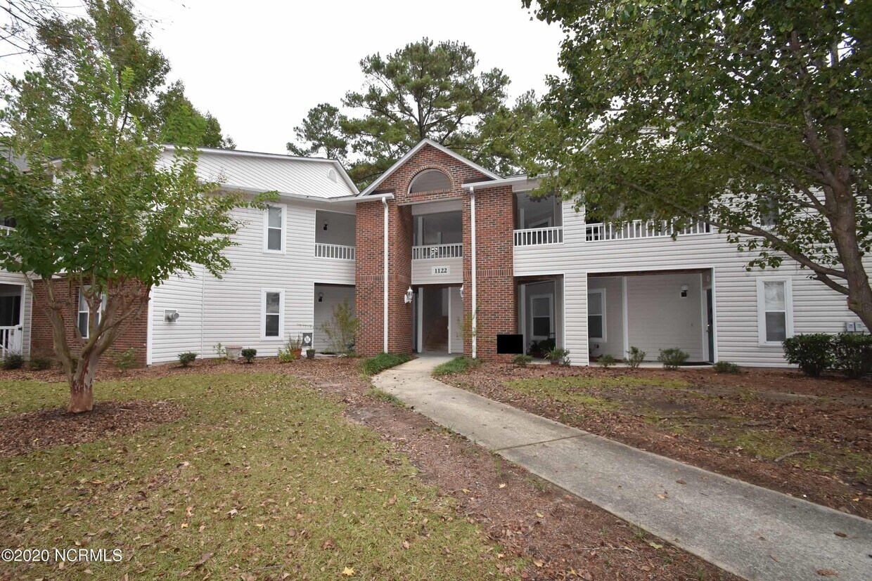 1122 Turtle Creek Rd Unit H, Greenville, NC 27858 Condo for Rent in